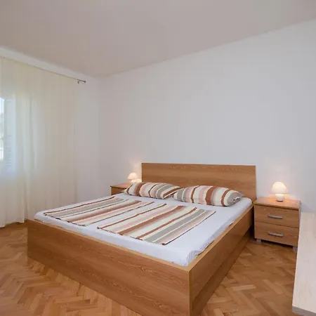 Ruza Apartment Lopar